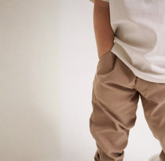 Pantalón clásico kaki